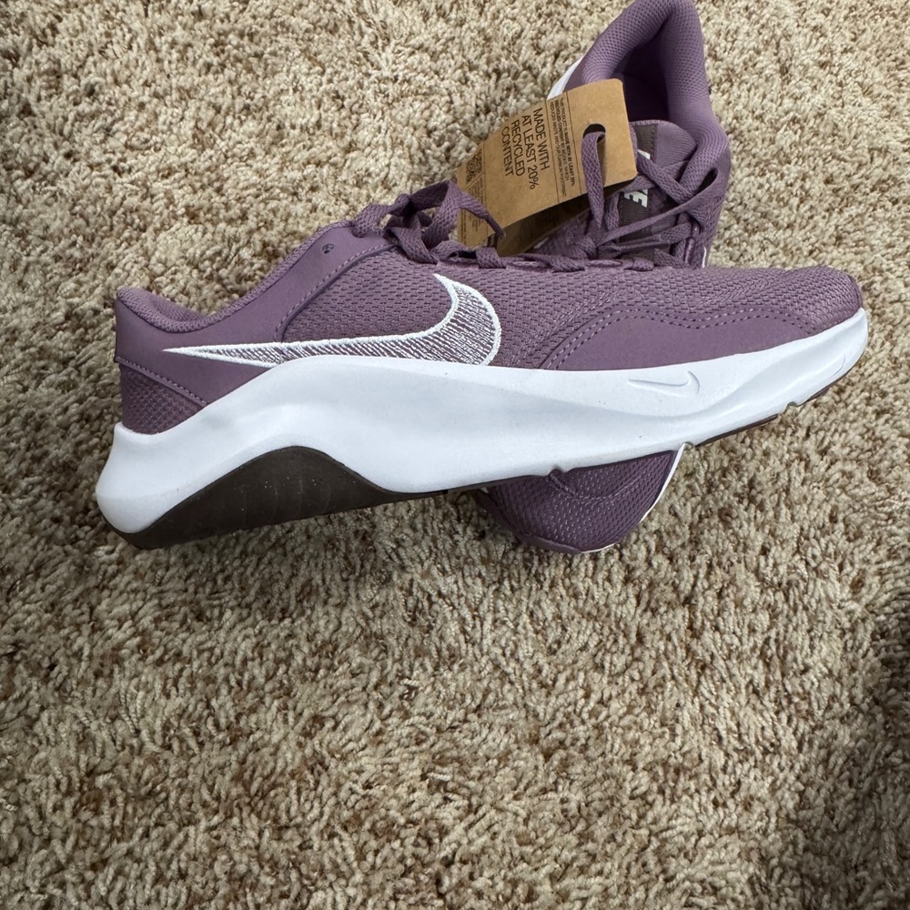 Nike Women's Mauve Sneakers